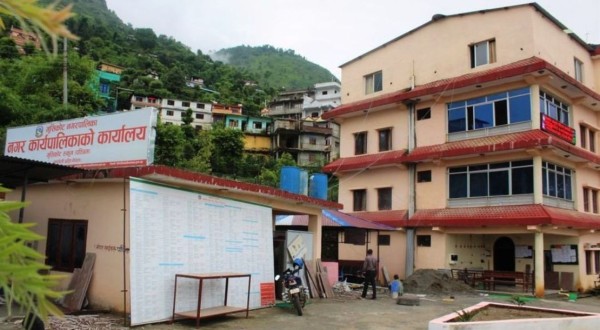 कर्मचारीलाई ३ मुक्का हानेर घाइते बनाउने उपमेयरविरुद्ध किटानी जाहेरी 